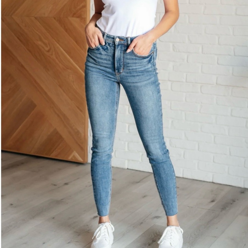 ✨JUDY BLUE✨Nicole Tummy Control Skinny jeans 1/25